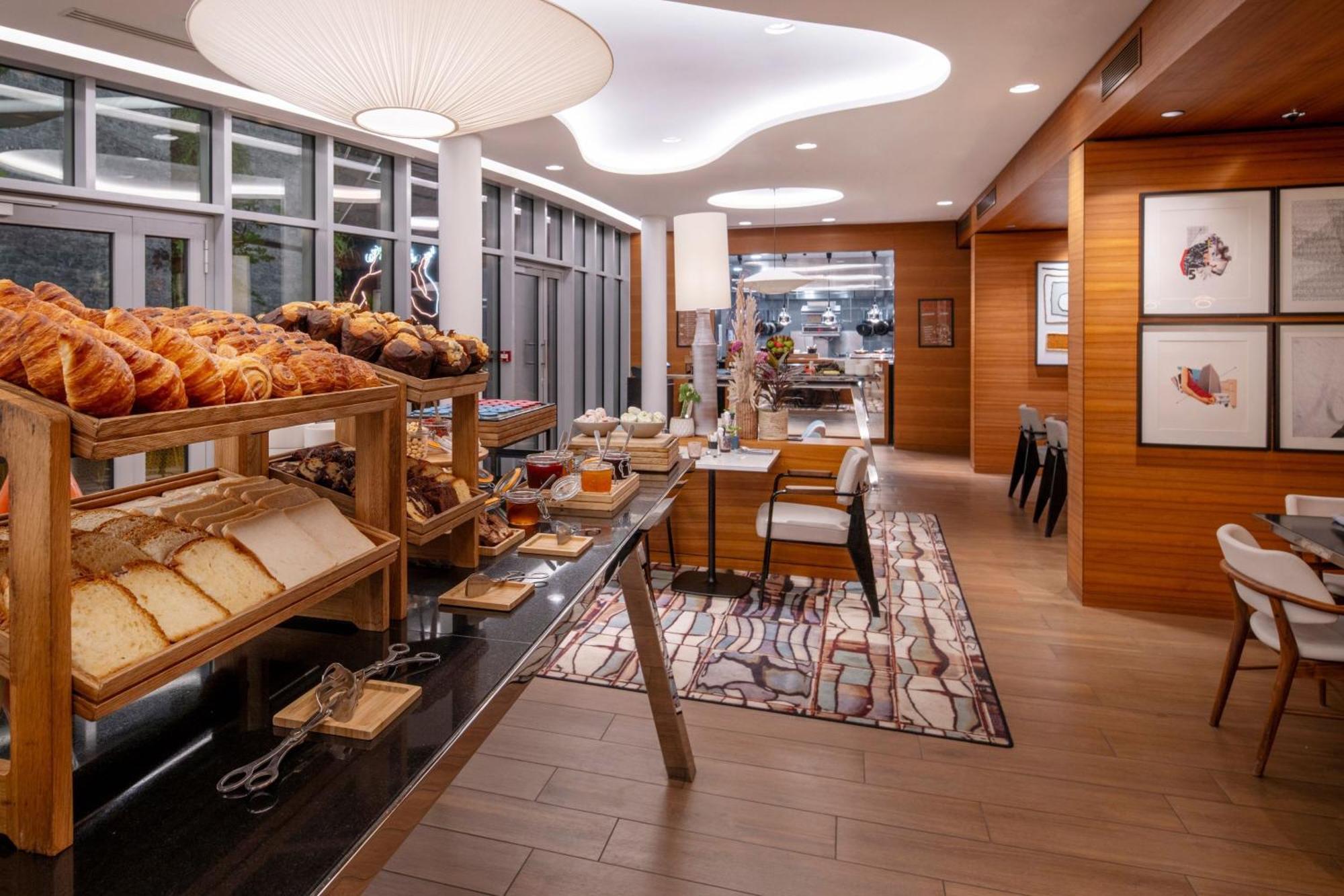 Renaissance Paris Republique Hotel & Spa Εξωτερικό φωτογραφία